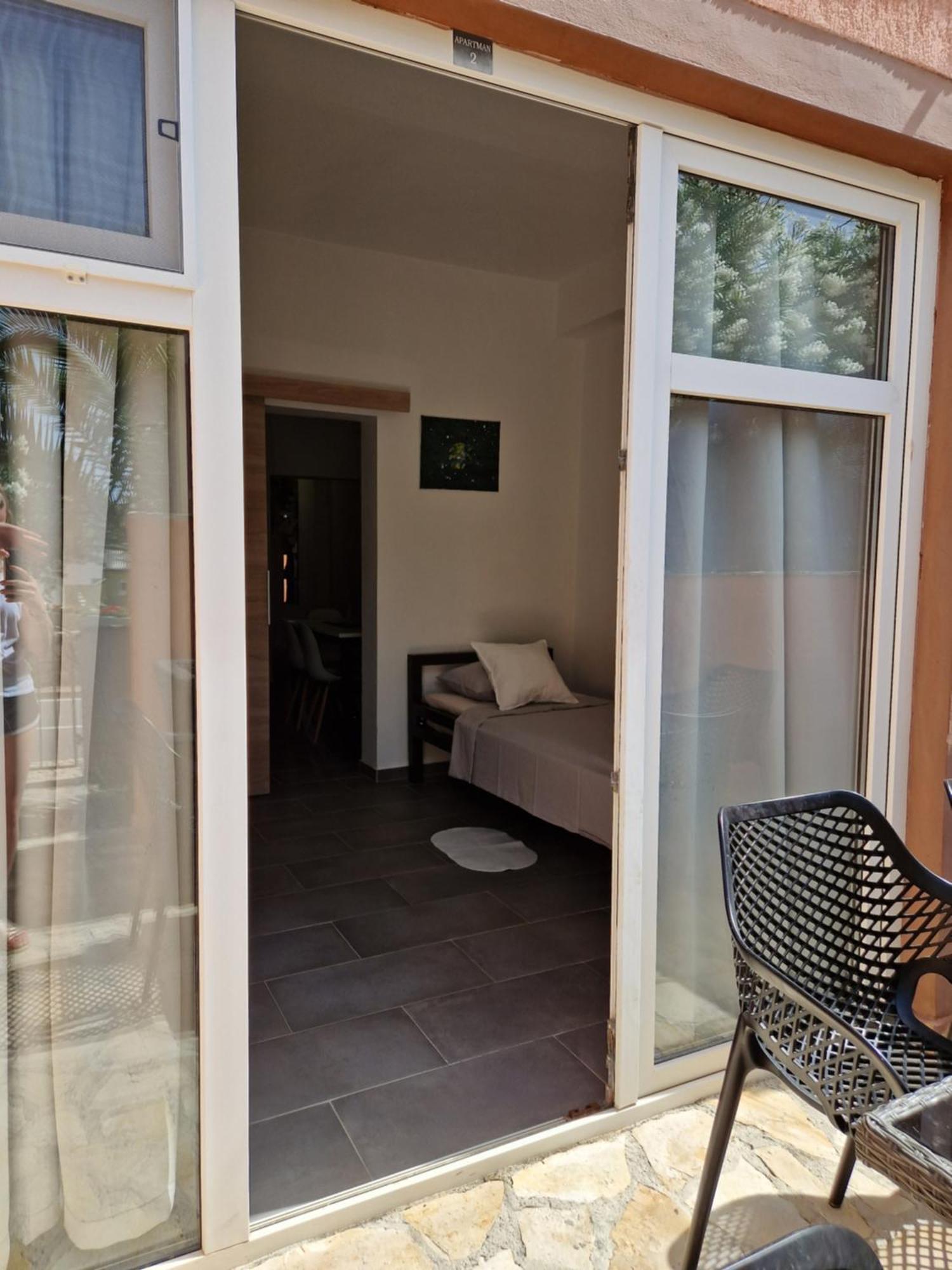 Aurelia Apartments, Вир Екстериор снимка