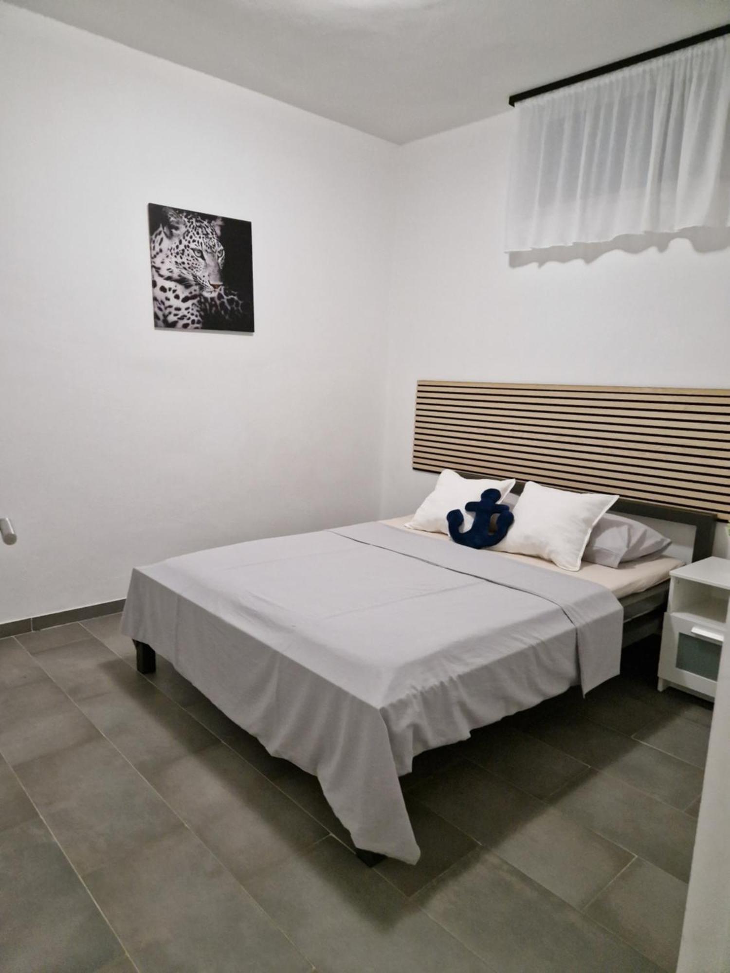 Aurelia Apartments, Вир Екстериор снимка
