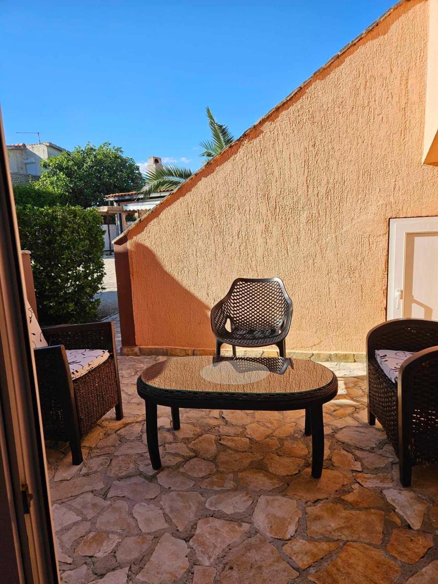 Aurelia Apartments, Вир Екстериор снимка