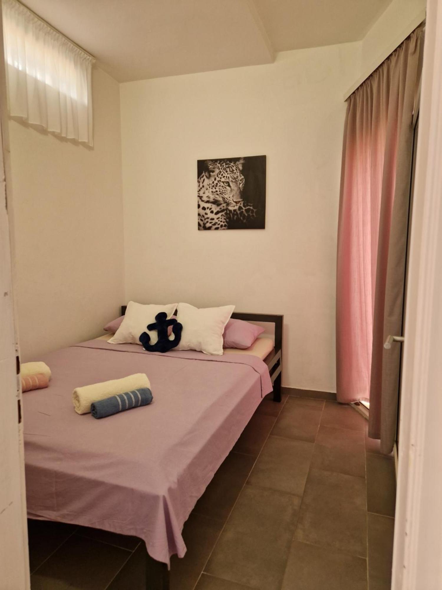 Aurelia Apartments, Вир Екстериор снимка