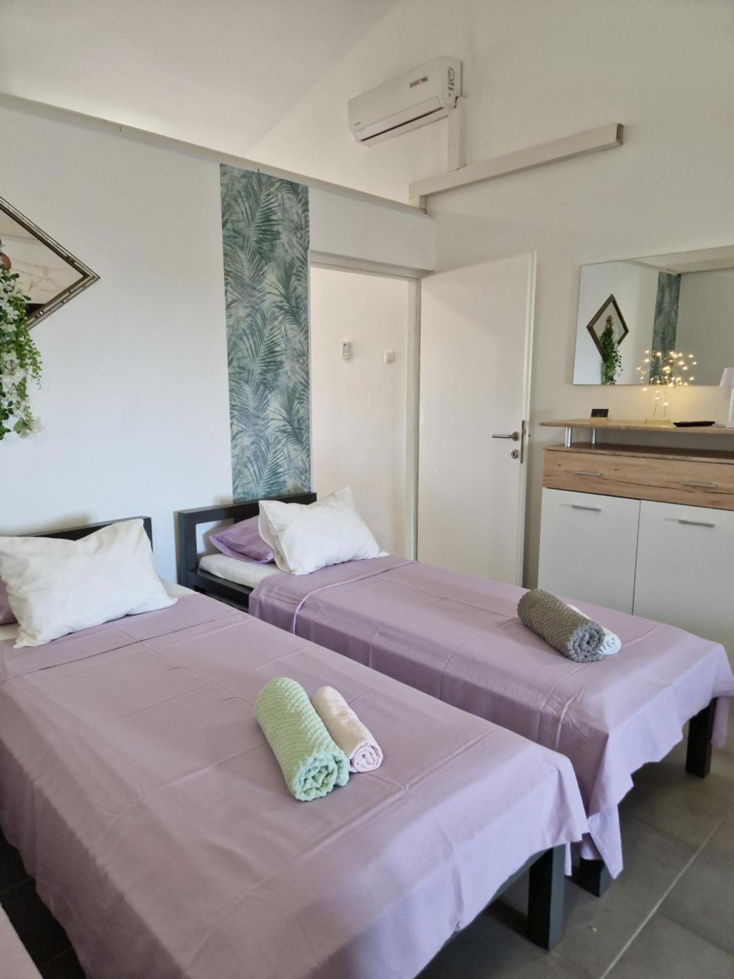 Aurelia Apartments, Вир Екстериор снимка