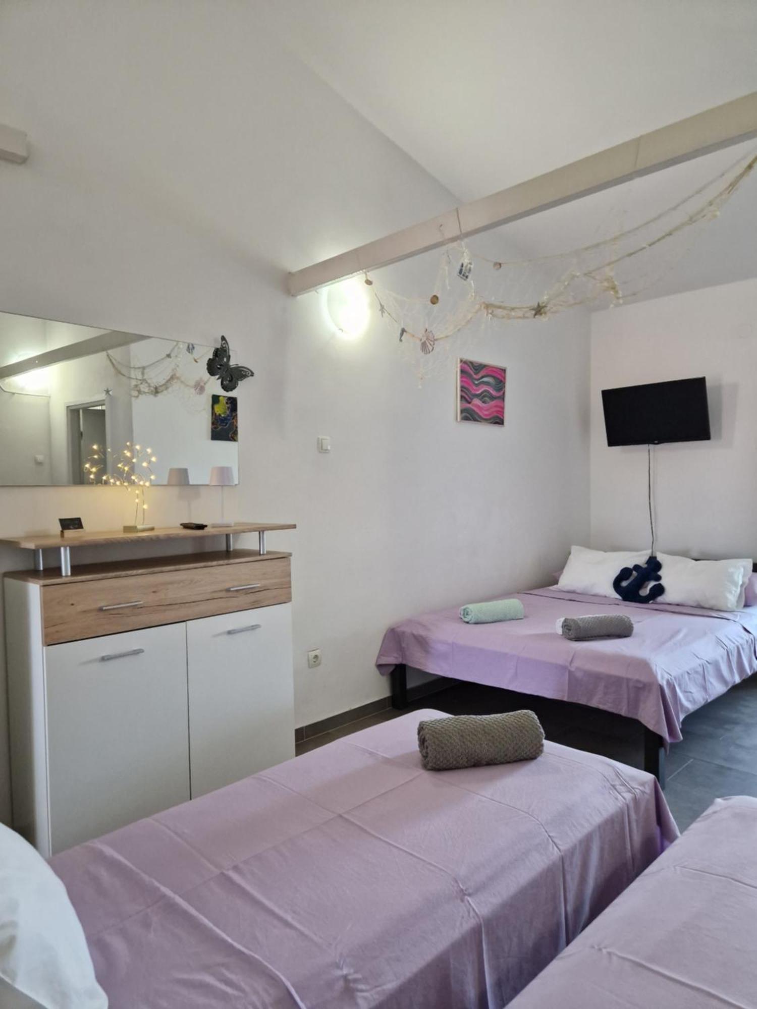 Aurelia Apartments, Вир Екстериор снимка