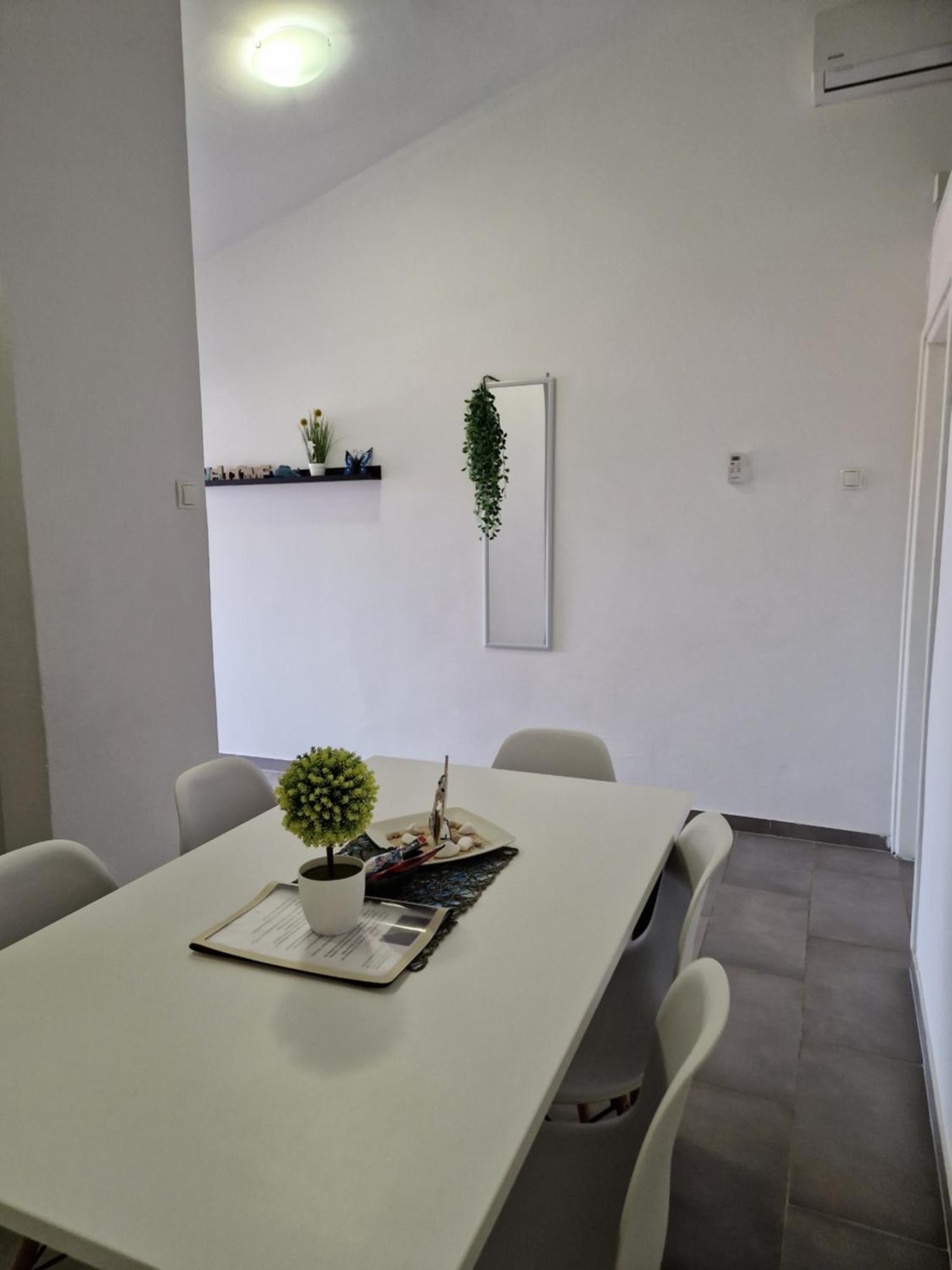 Aurelia Apartments, Вир Екстериор снимка