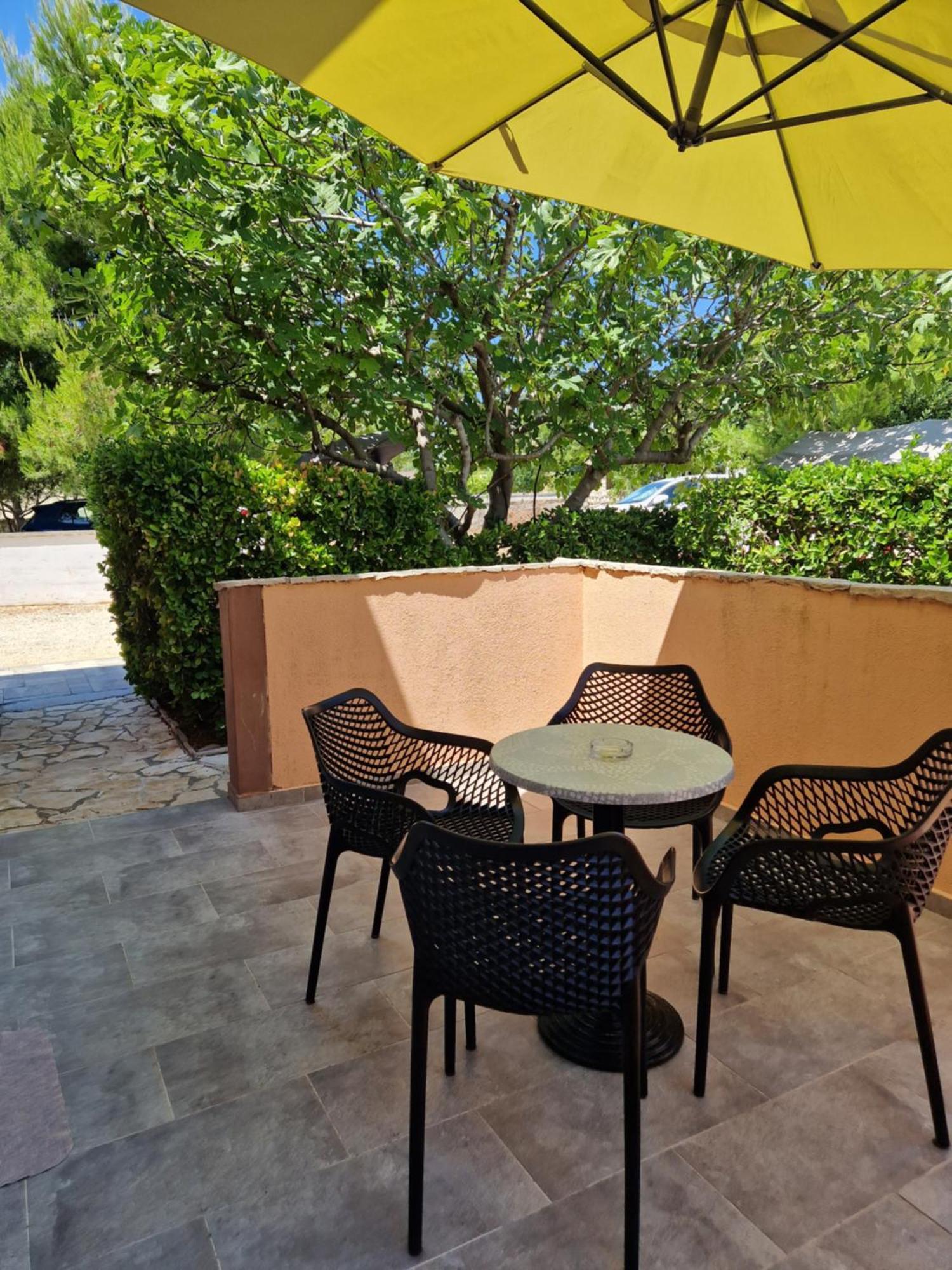 Aurelia Apartments, Вир Екстериор снимка