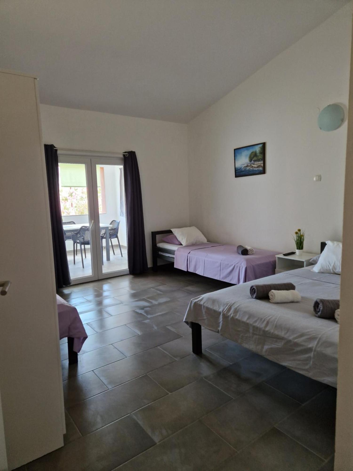 Aurelia Apartments, Вир Екстериор снимка