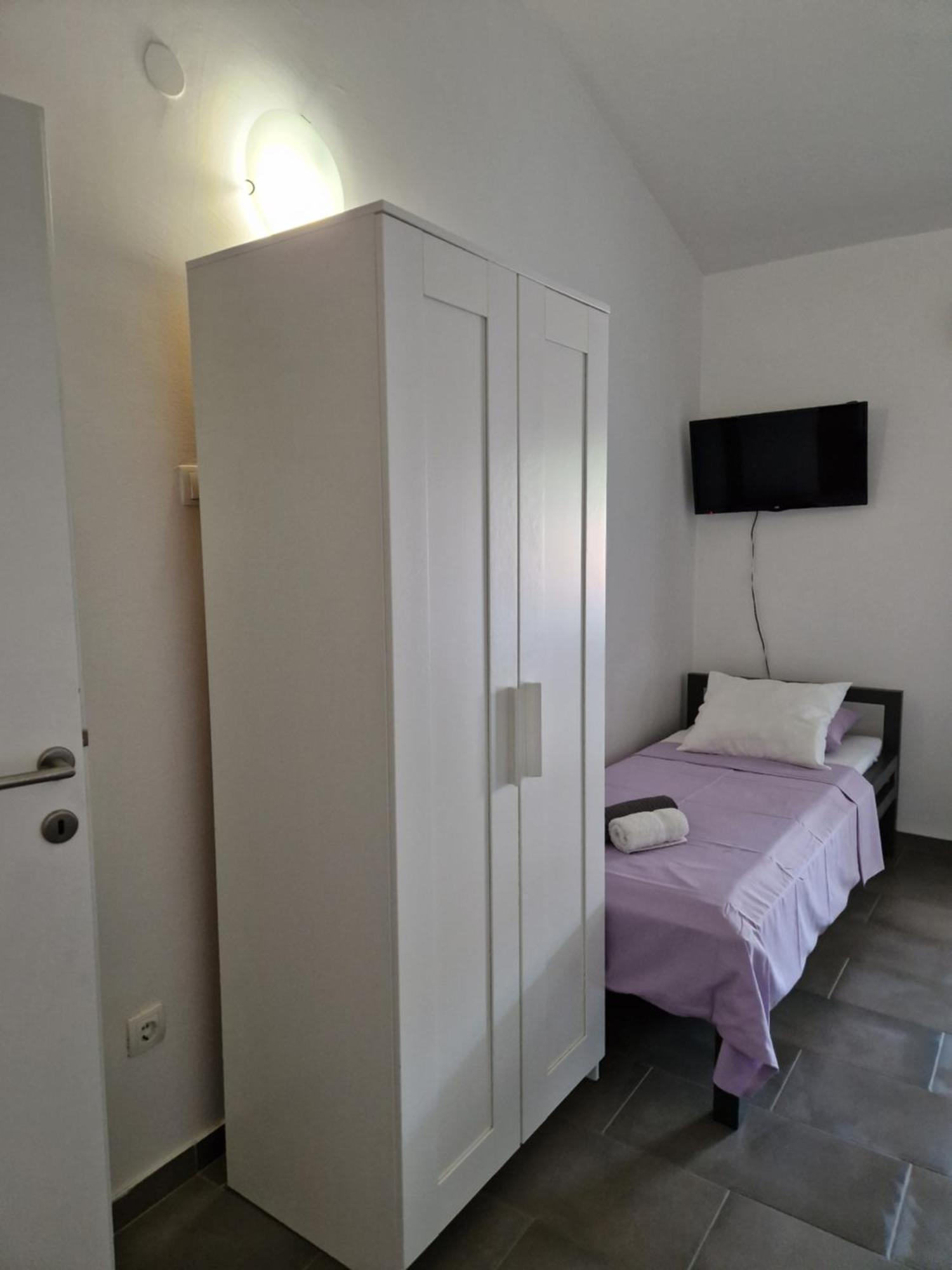Aurelia Apartments, Вир Екстериор снимка