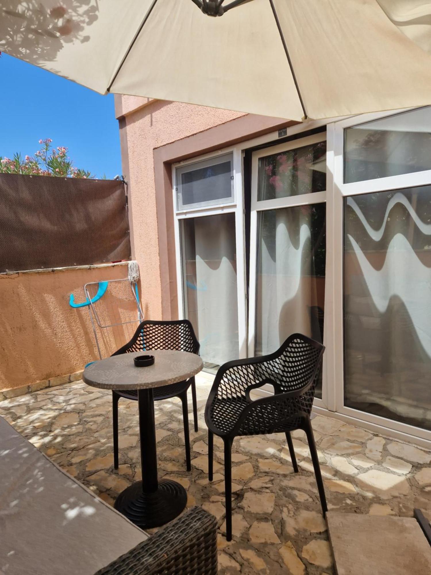 Aurelia Apartments, Вир Екстериор снимка