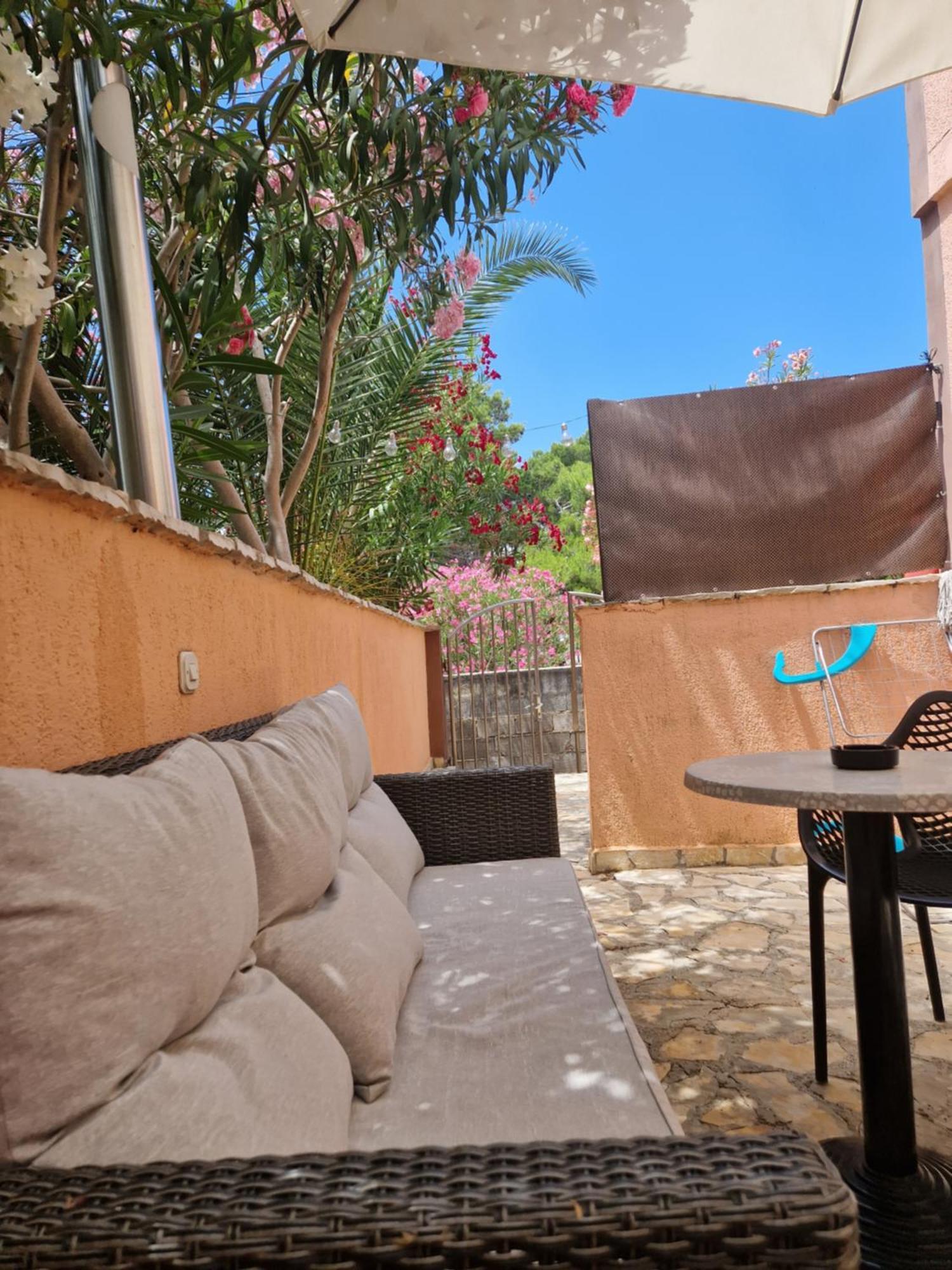 Aurelia Apartments, Вир Екстериор снимка