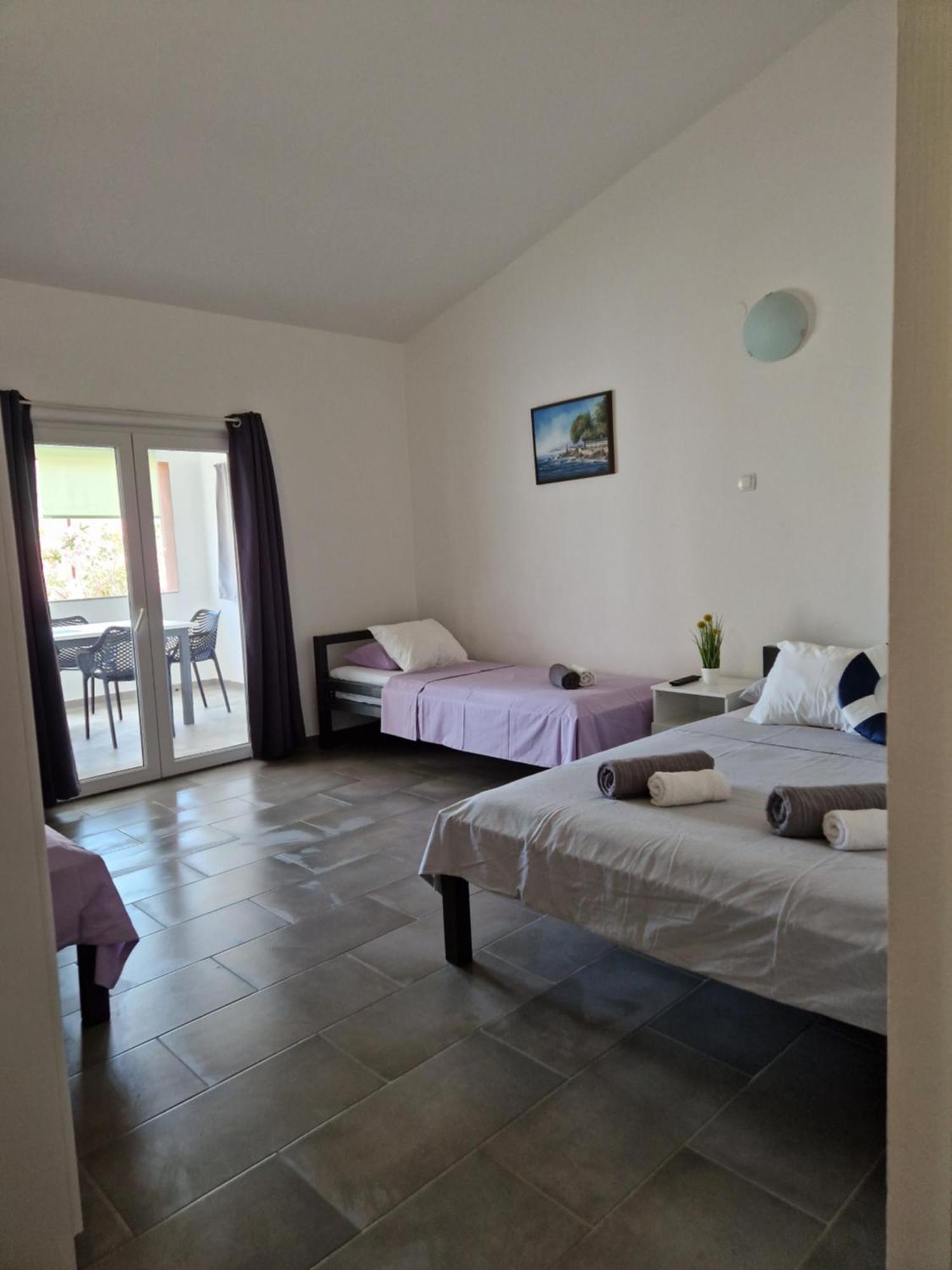 Aurelia Apartments, Вир Екстериор снимка